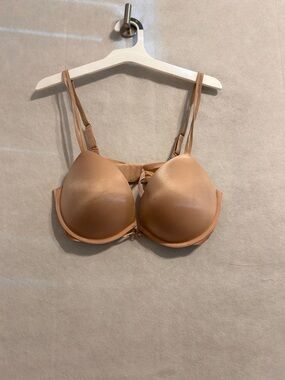 Victoria secret Bra nude and grey  Smooth Support 36D bundle of two sexy bras